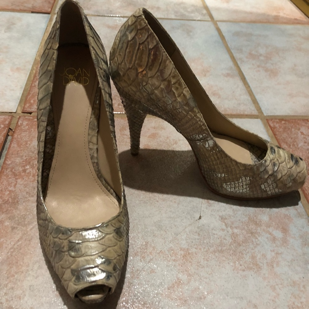 Joan and David Snake Skin pumps